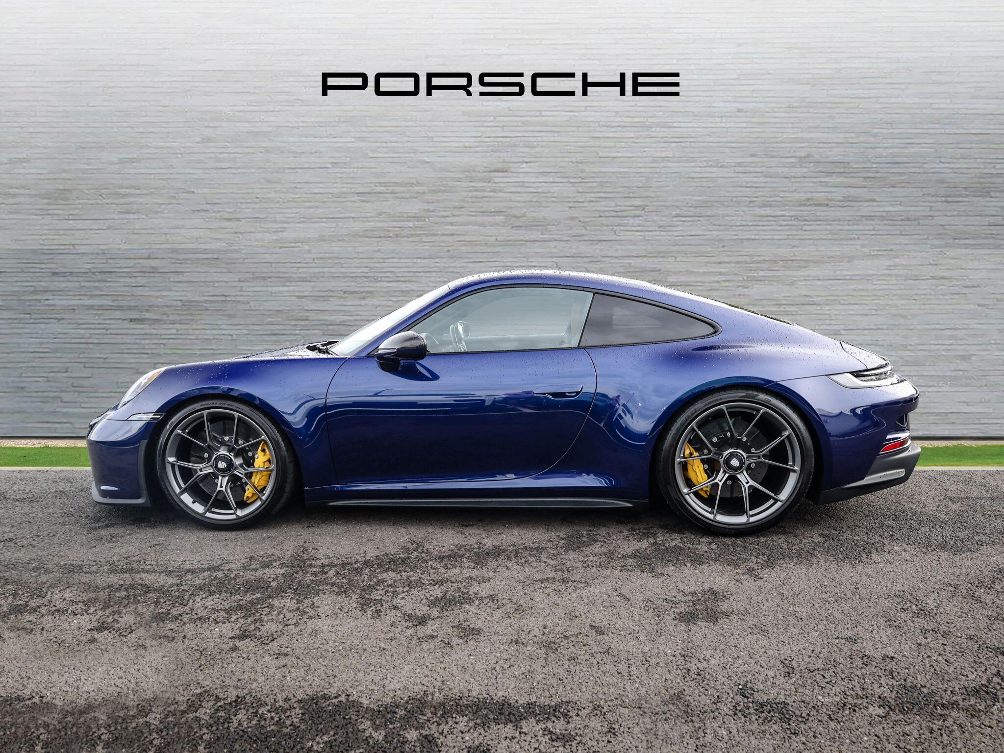 Porsche 911 view 38