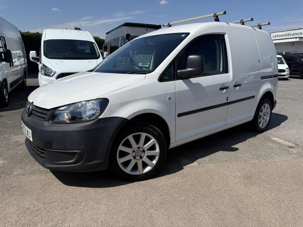 White 2013 Volkswagen Caddy Van Front-wheel drive Manual