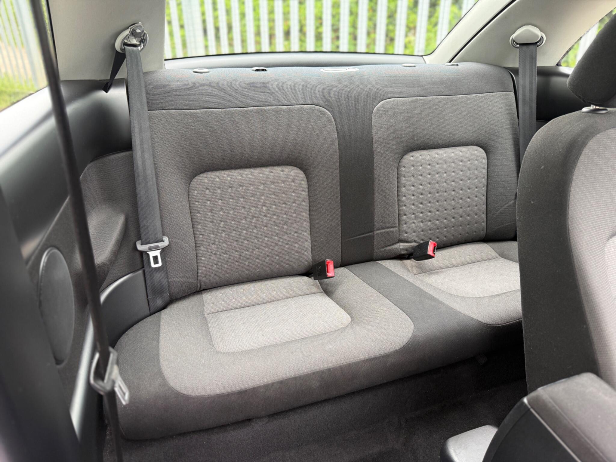 2009 Volkswagen Beetle image 20