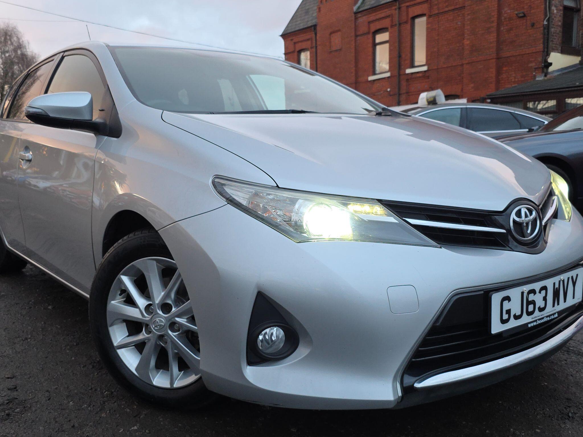 2013 Toyota Auris image 7