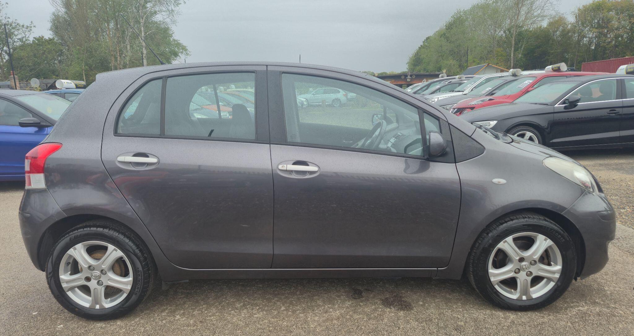 Toyota Yaris view 8