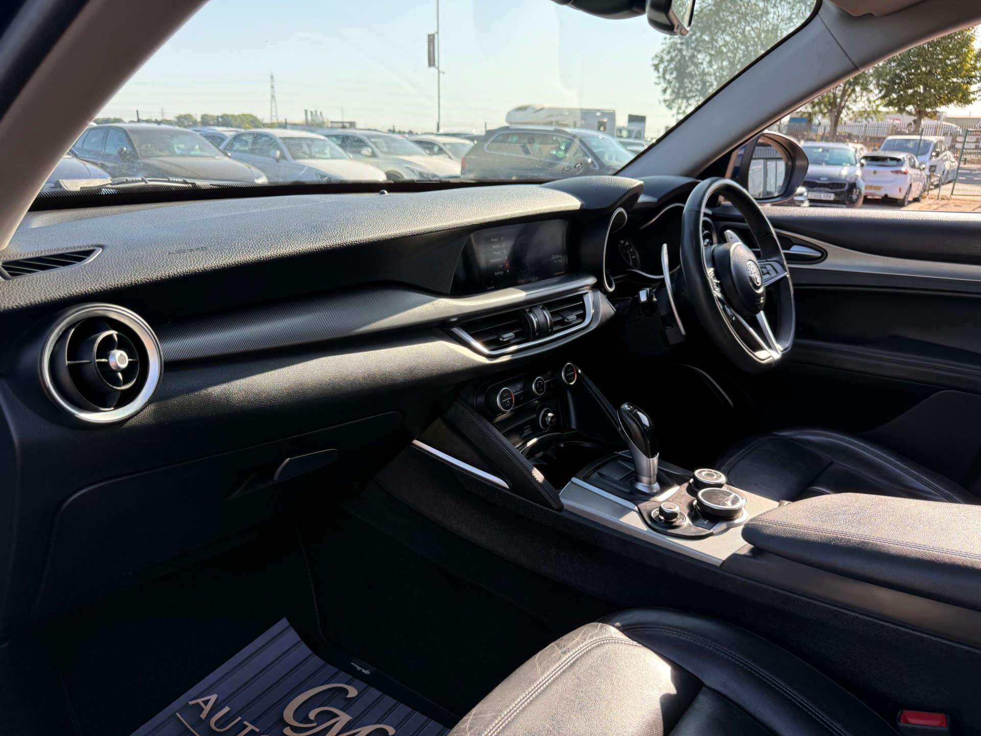Alfa Romeo Stelvio view 77