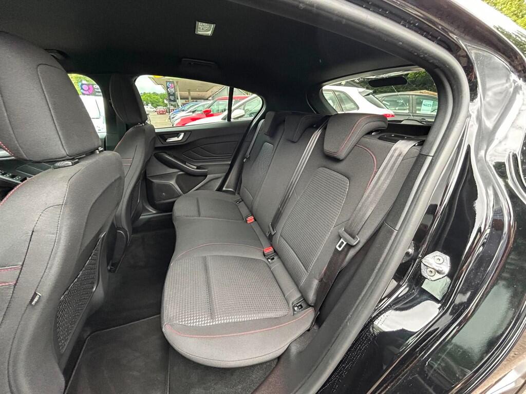 Ford Focus view 17