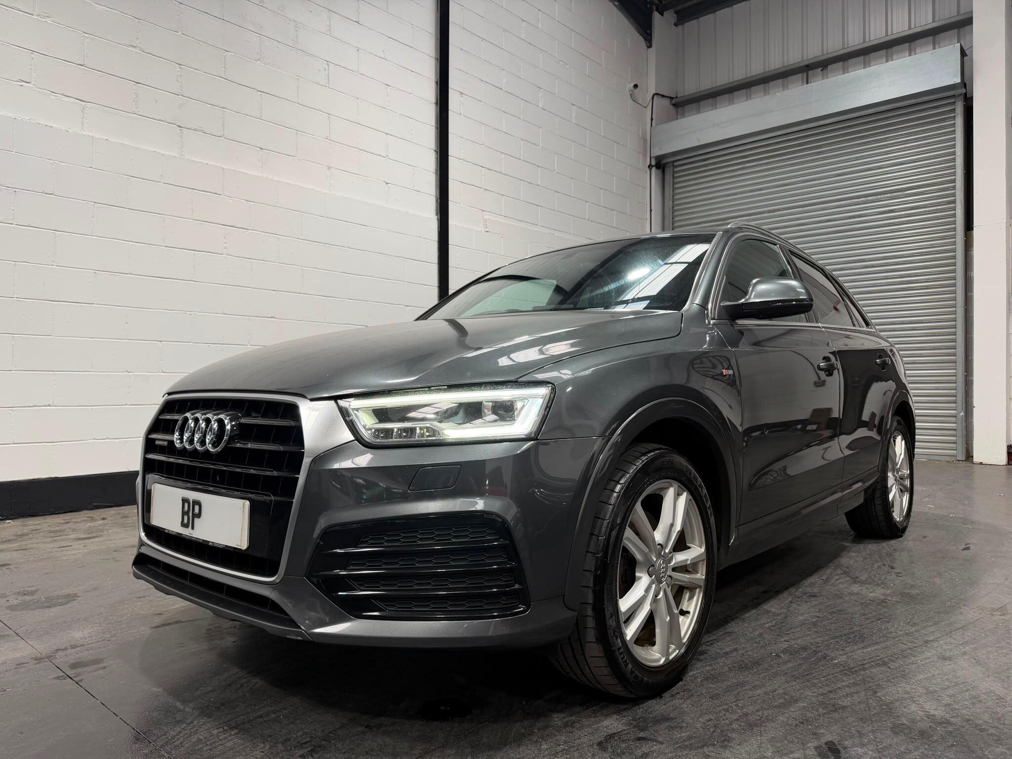 Audi Q3 view 3