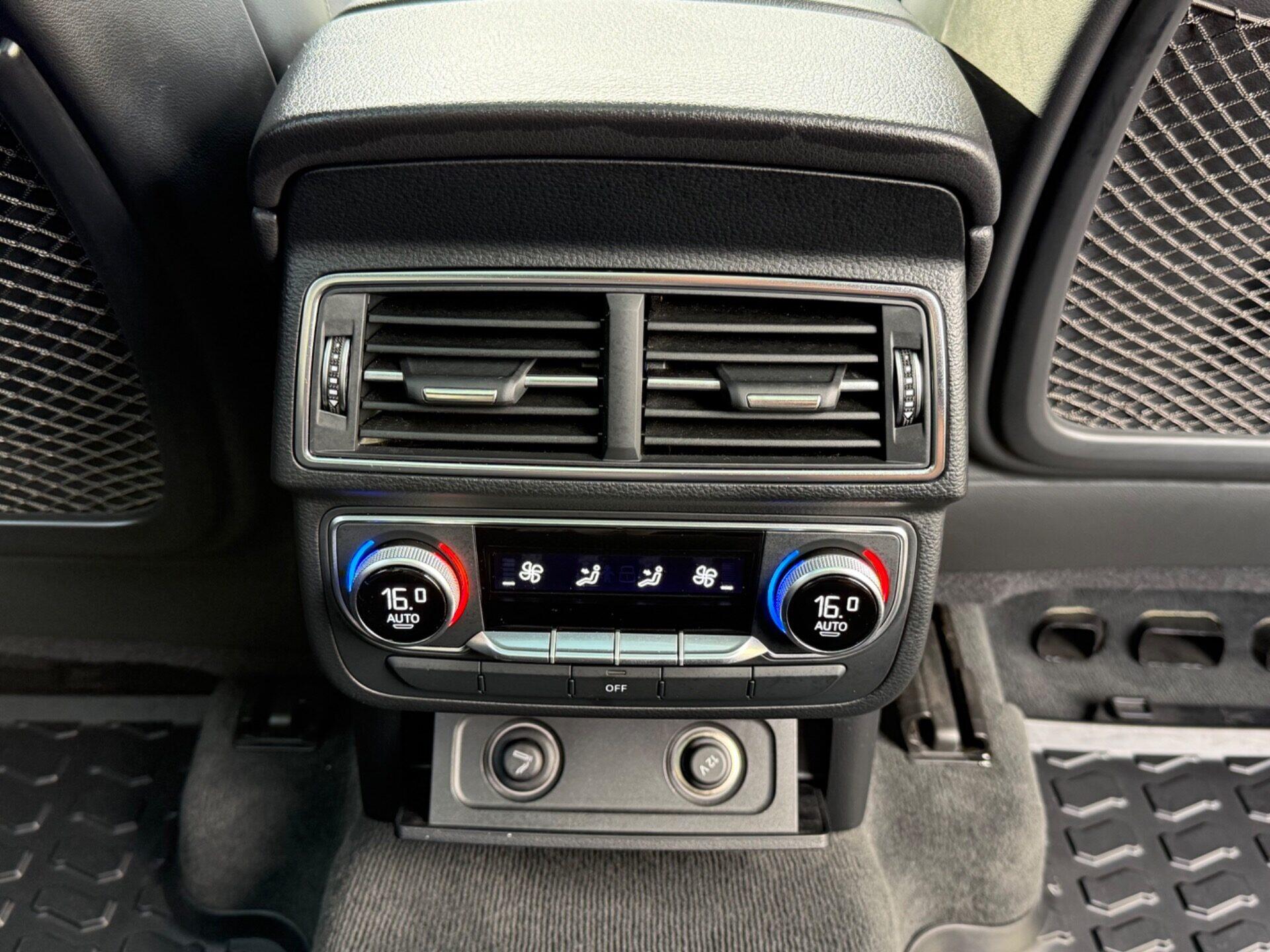 Audi Q7 view 36