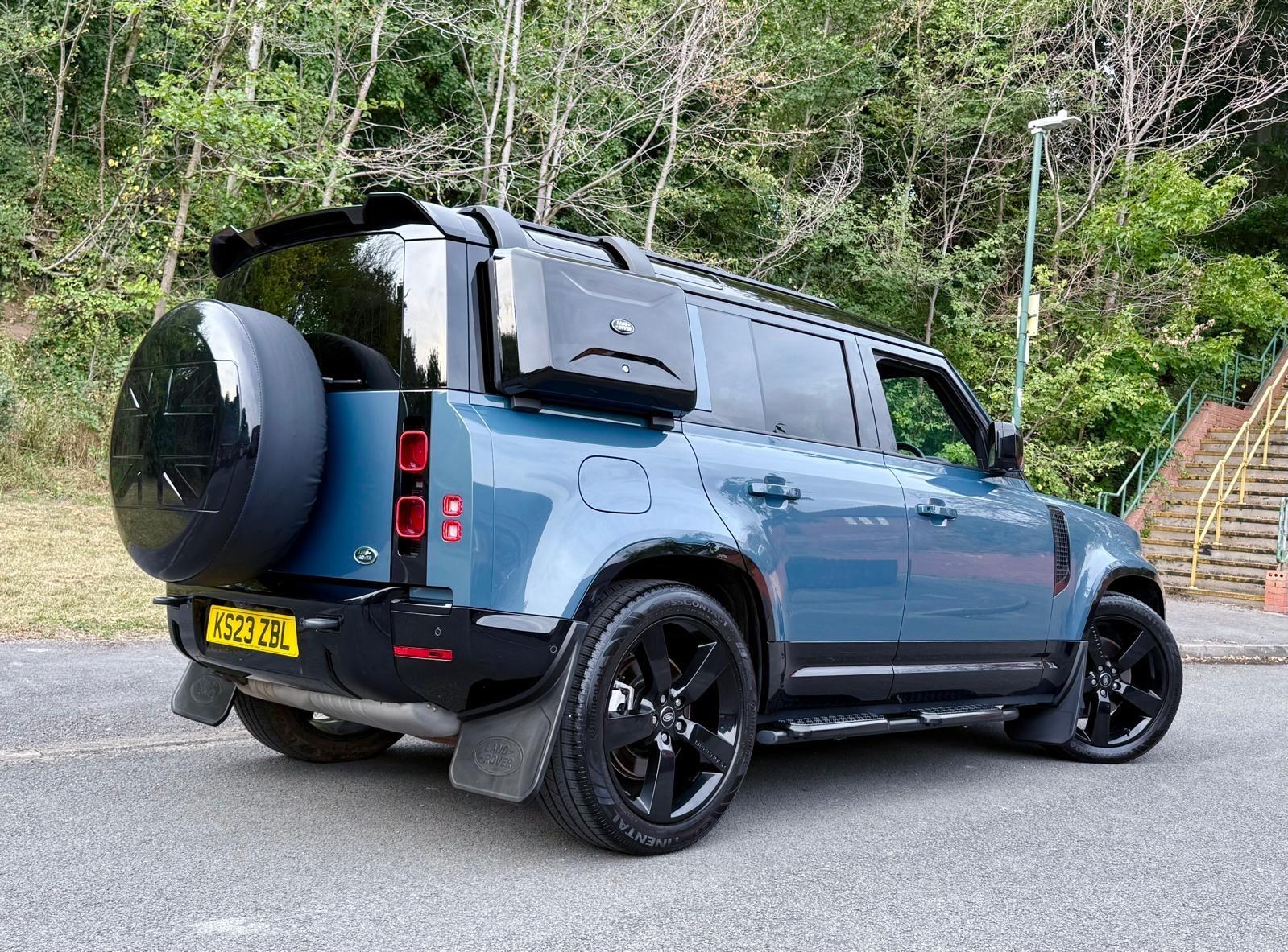 Land Rover Defender view 3