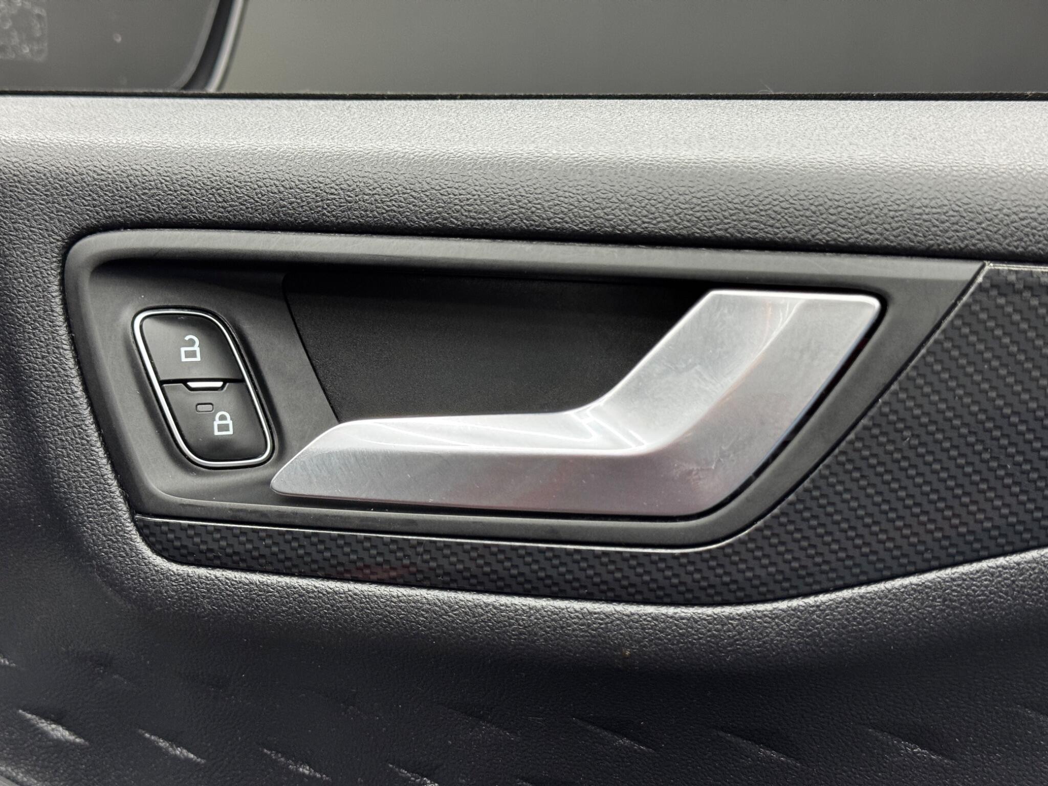 Ford Kuga view 43