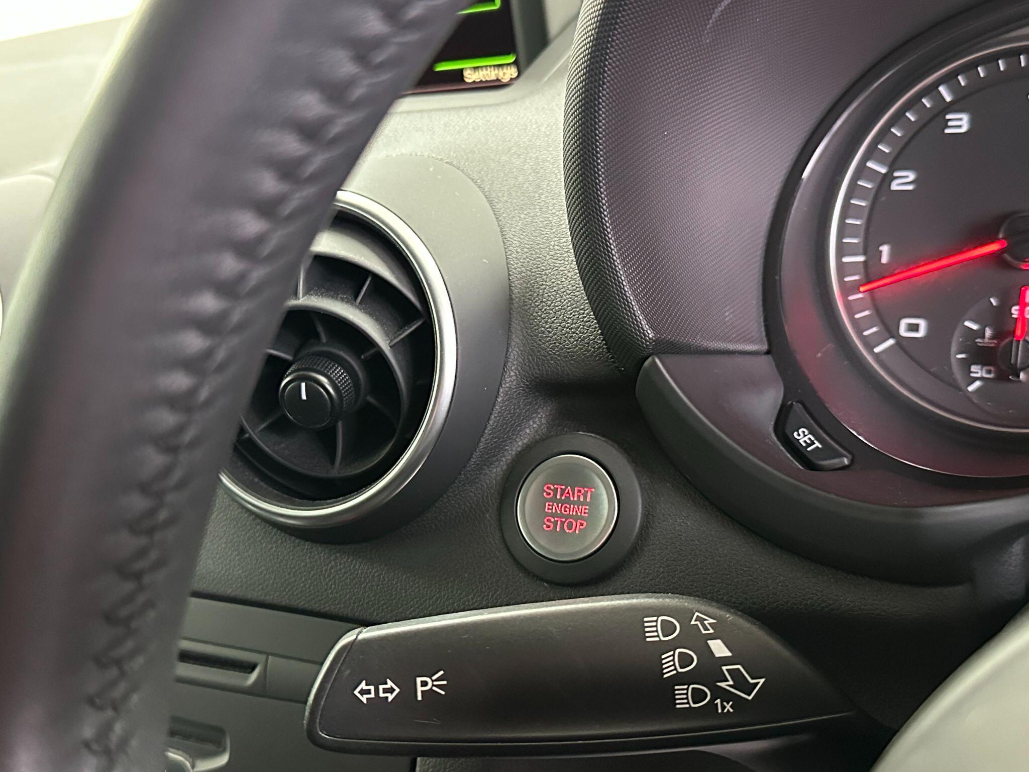 2014 Audi A1 image 21