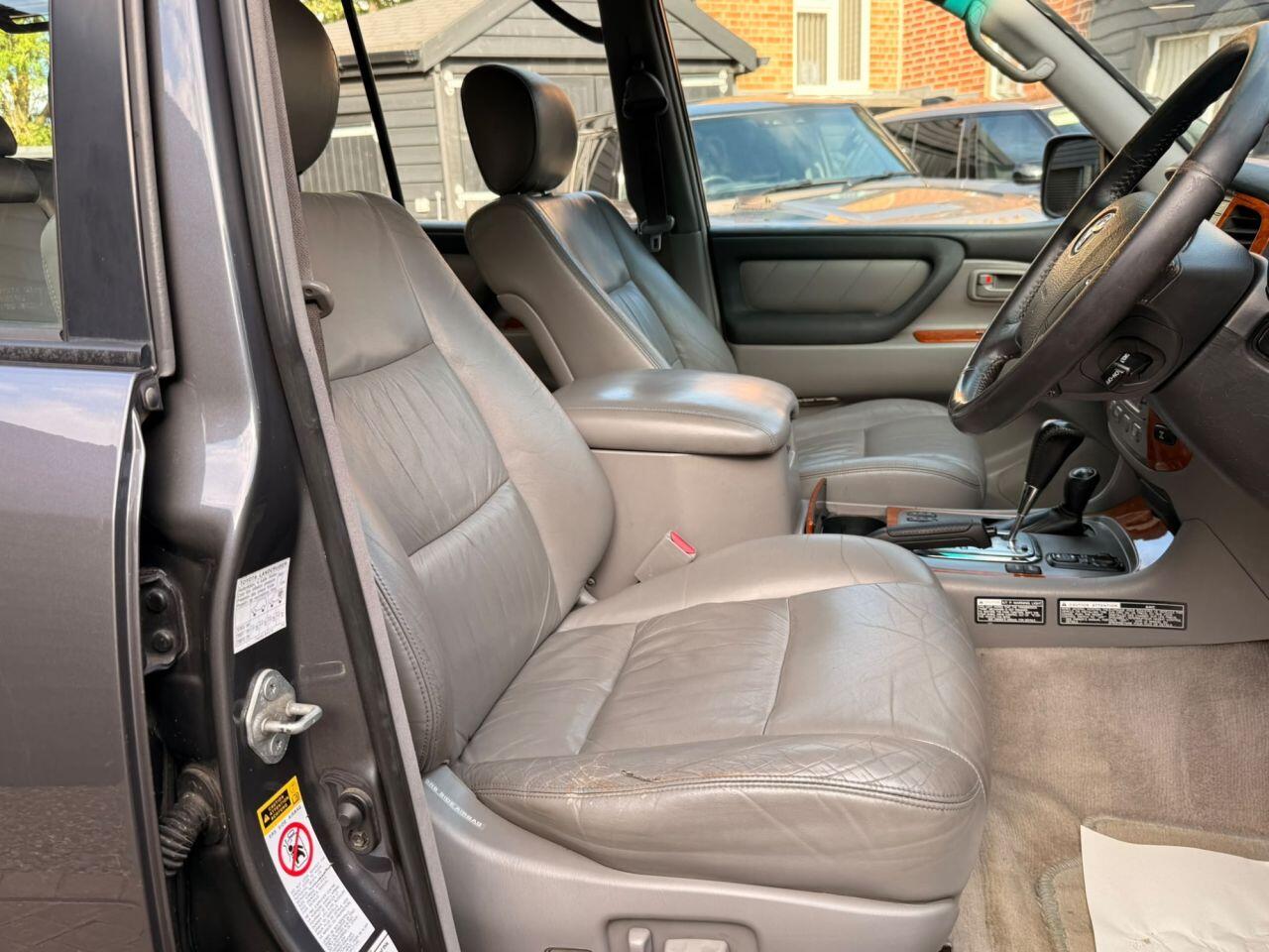 Toyota Land Cruiser view 9