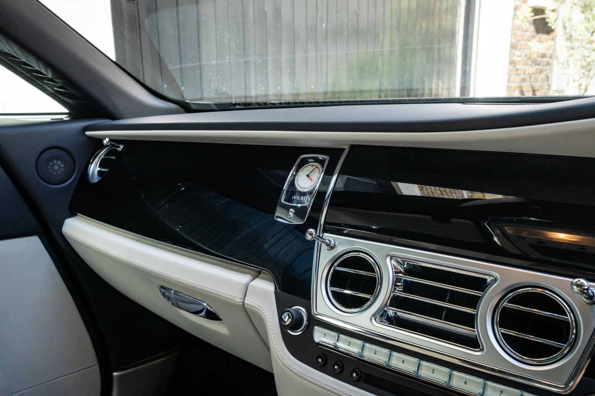 Rolls-Royce Wraith view 20