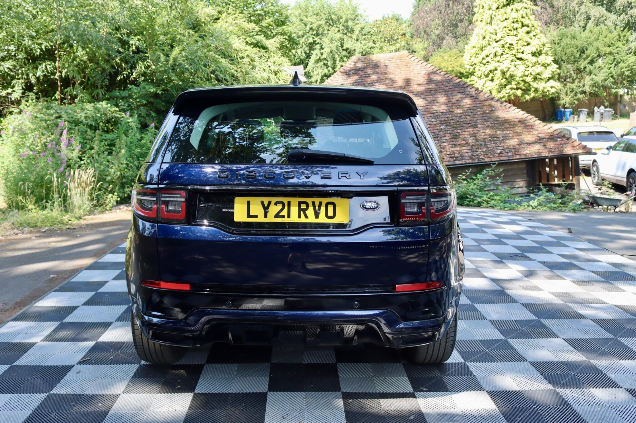 Land Rover Discovery Sport view 21