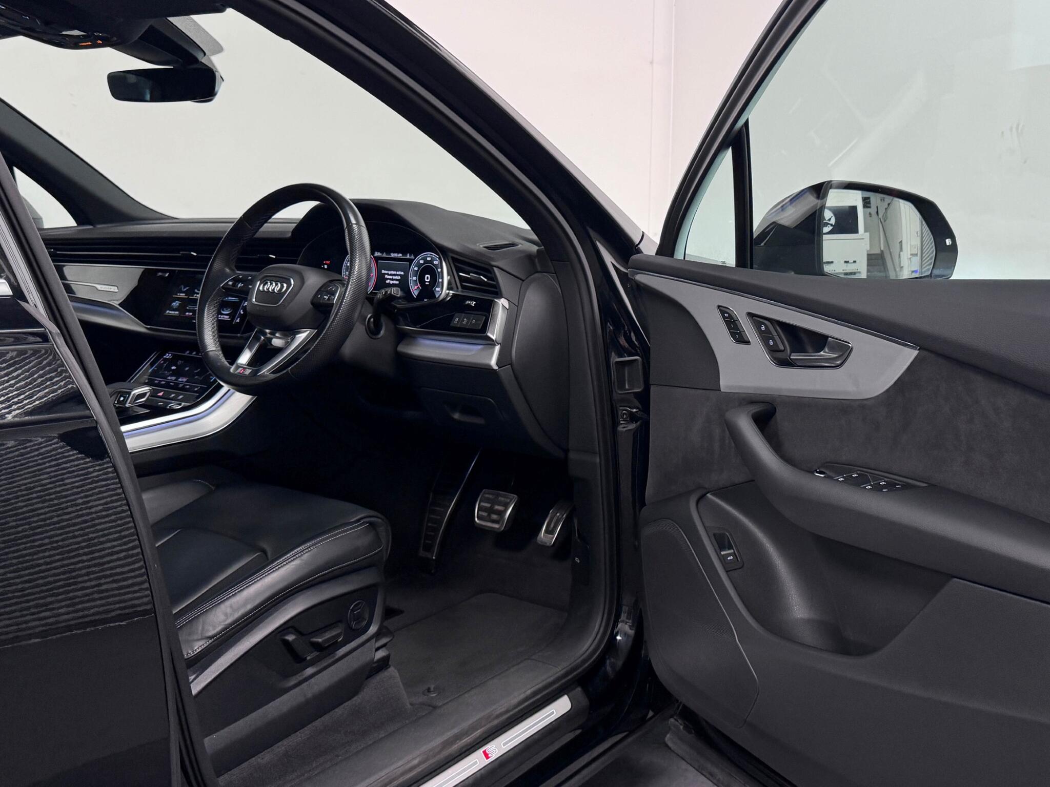 Audi Q7 view 36