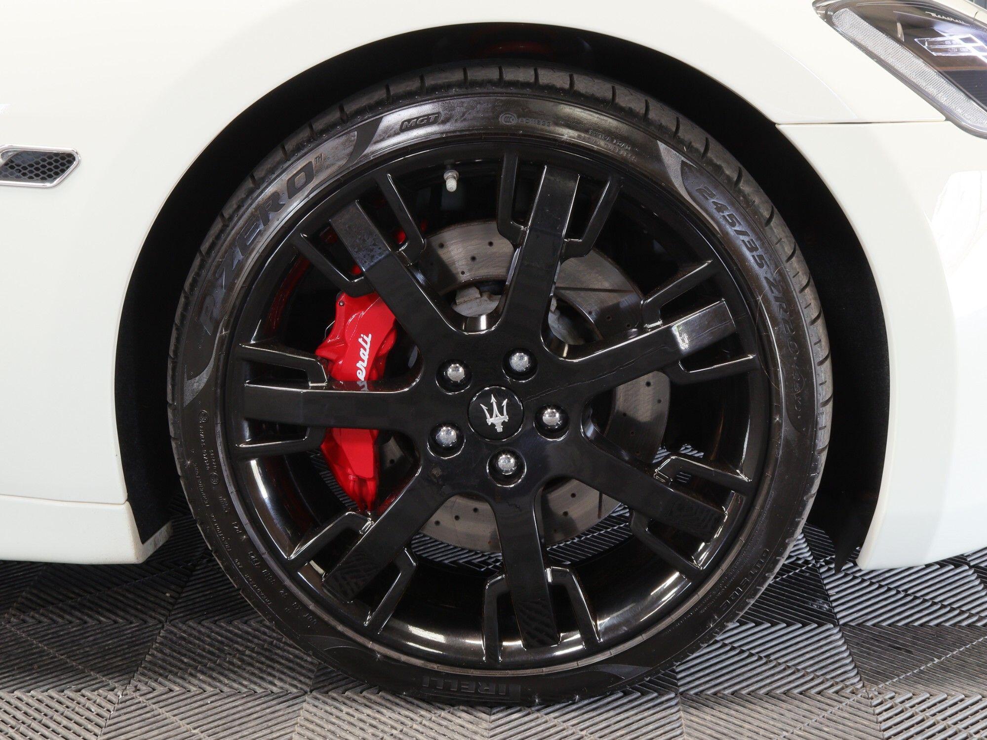 Maserati Grancabrio view 50