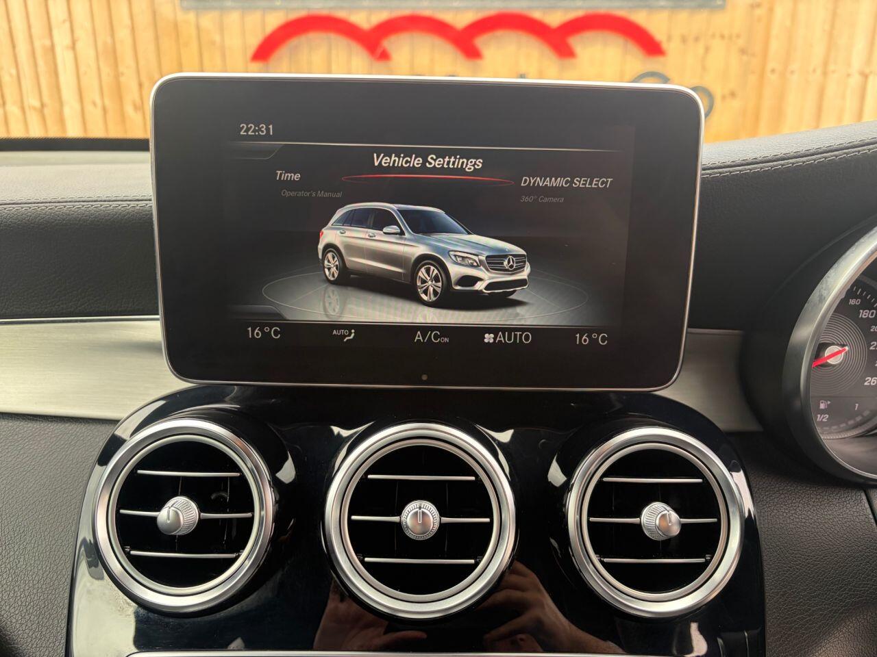 Mercedes-Benz GLC view 28
