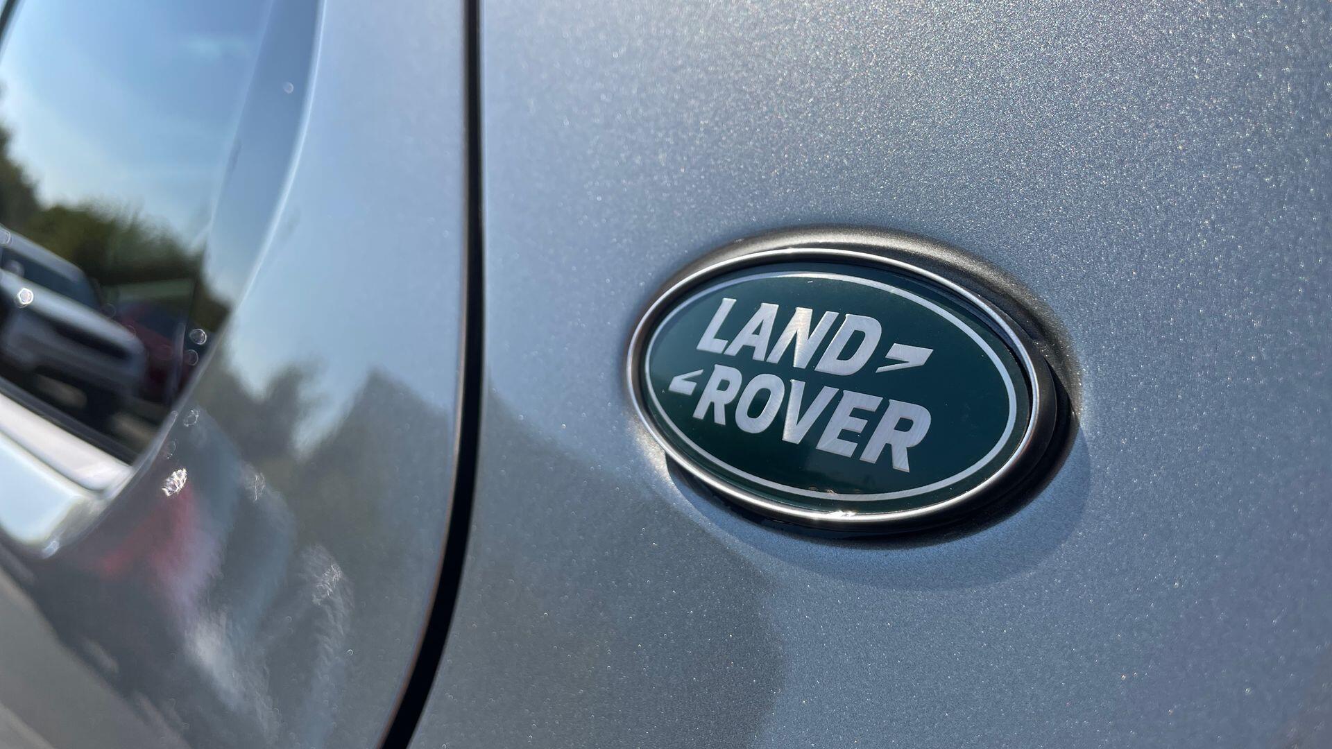 Land Rover Discovery Sport view 33
