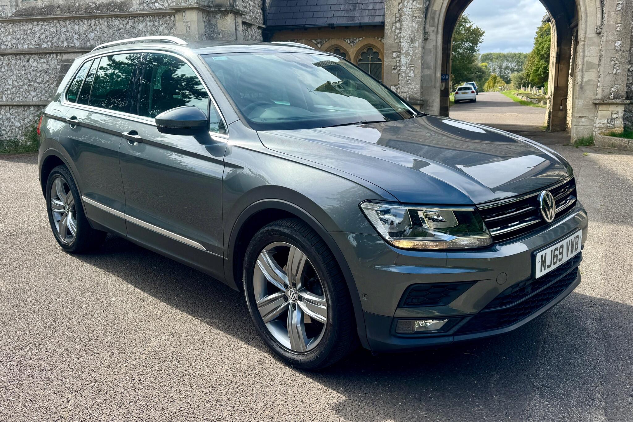 Volkswagen Tiguan view 8