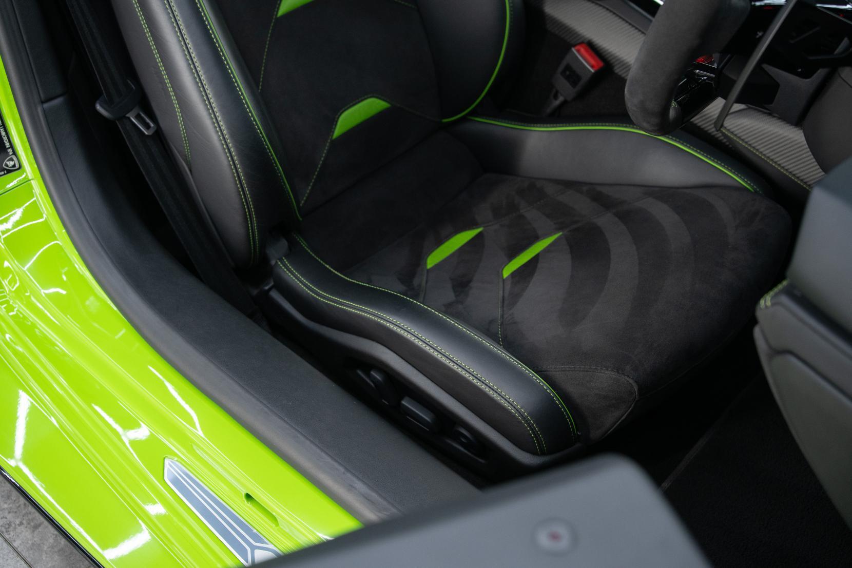 Lamborghini Huracan view 10