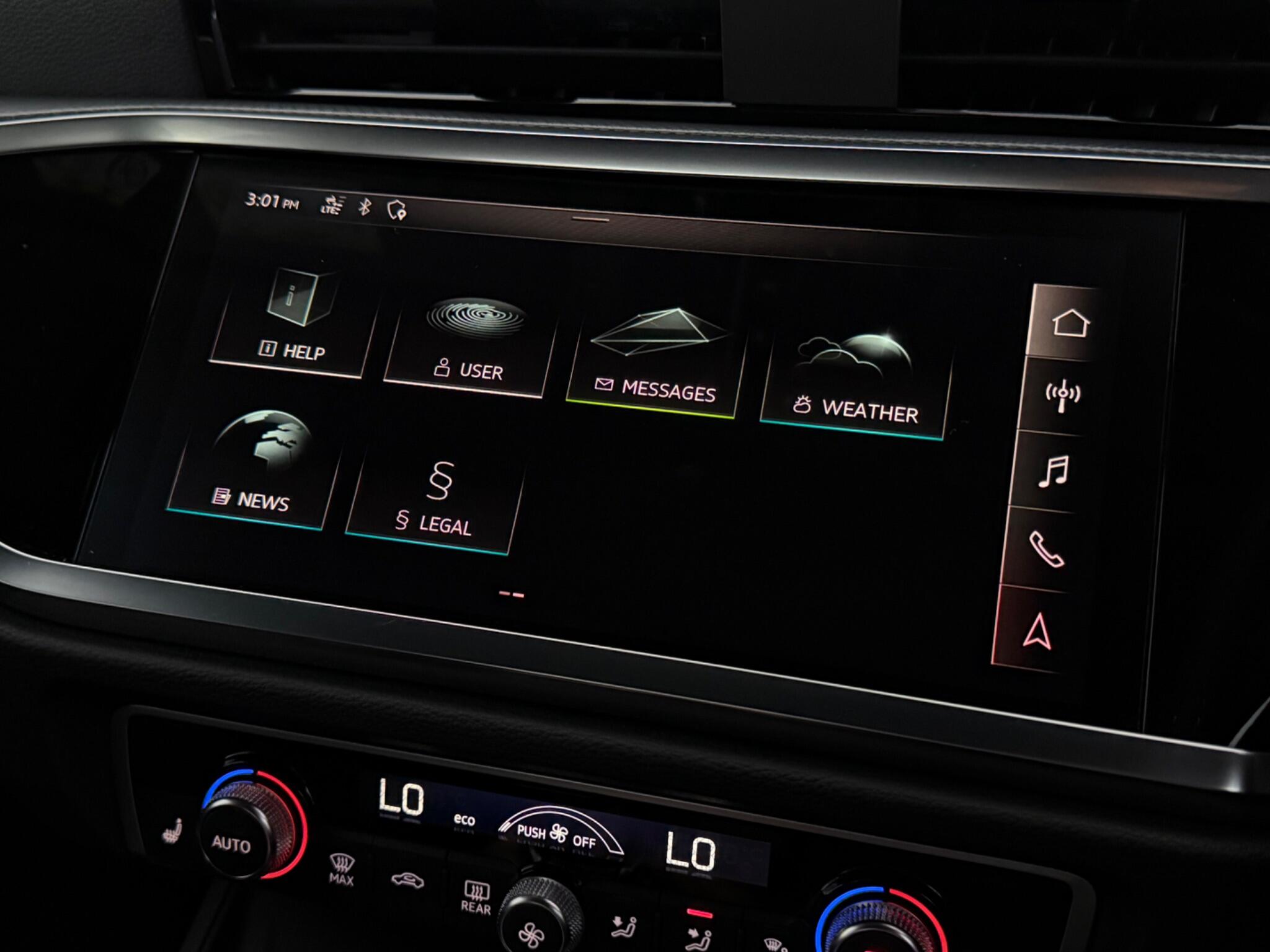 Audi Q3 view 28