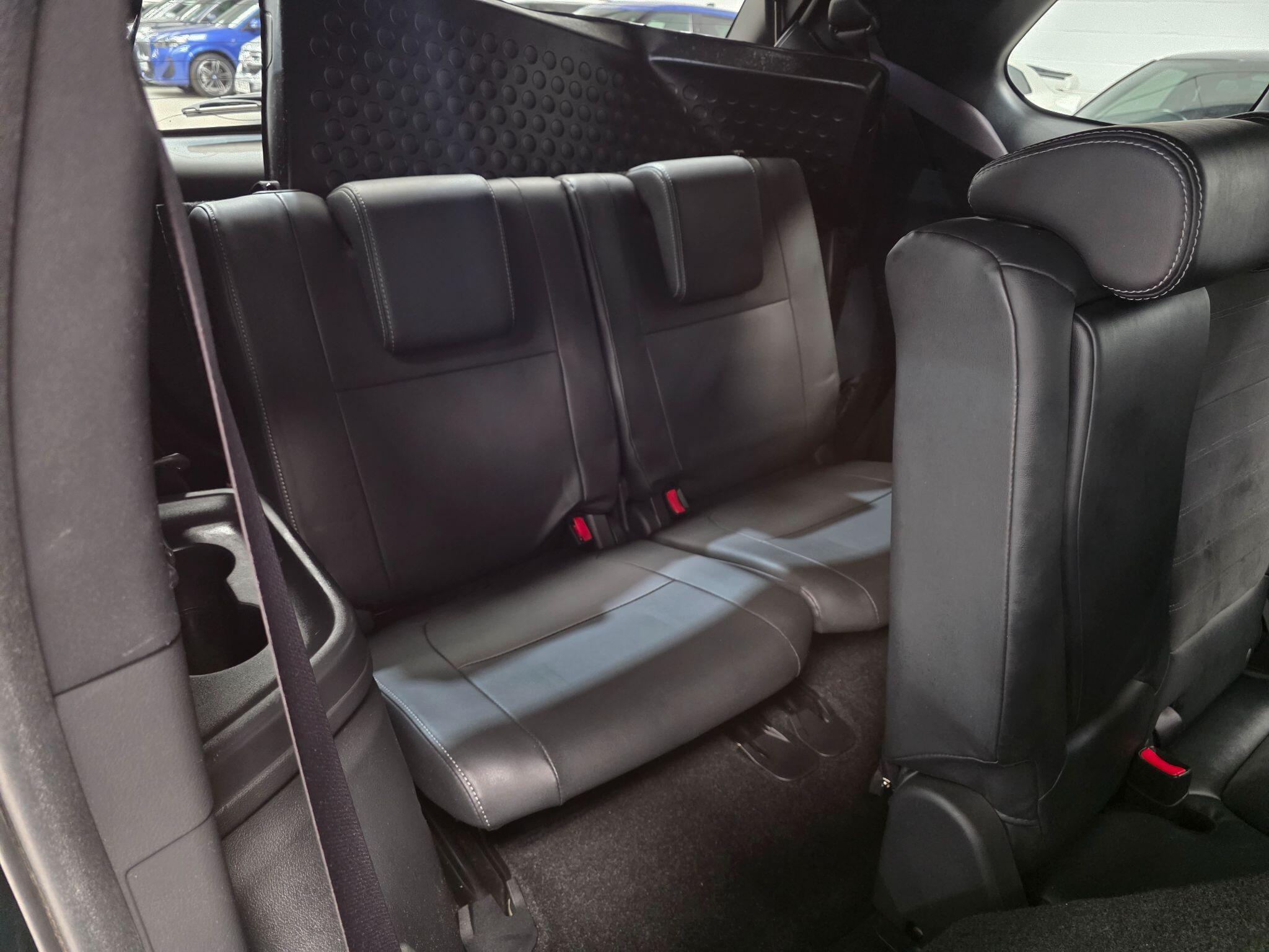 Mitsubishi Outlander view 23