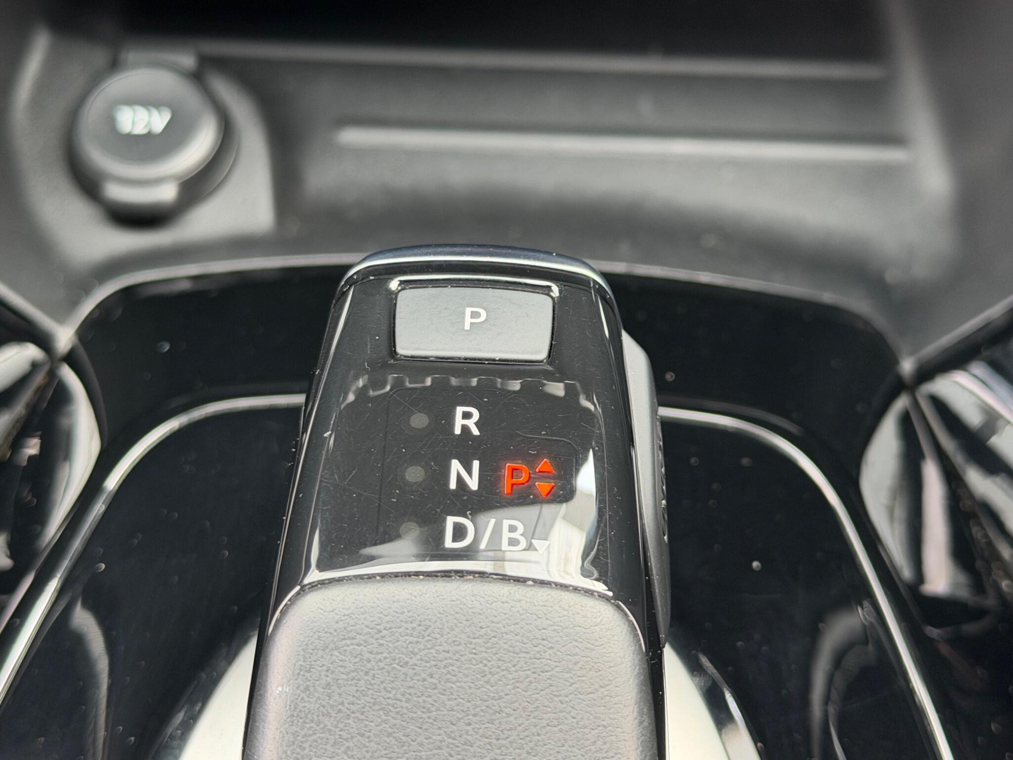 Peugeot E-208 view 29