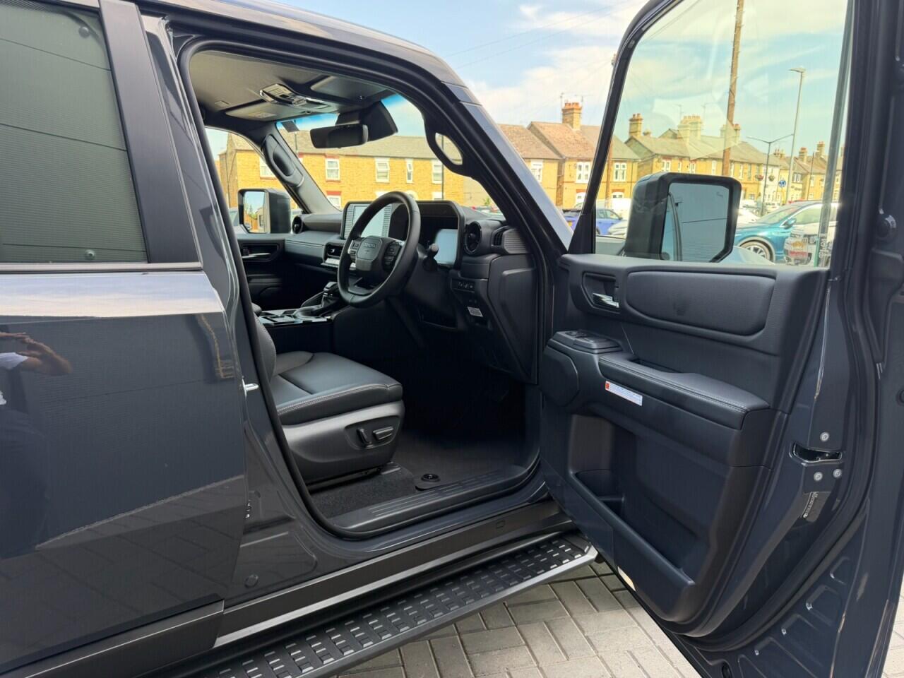 Toyota Land Cruiser view 21