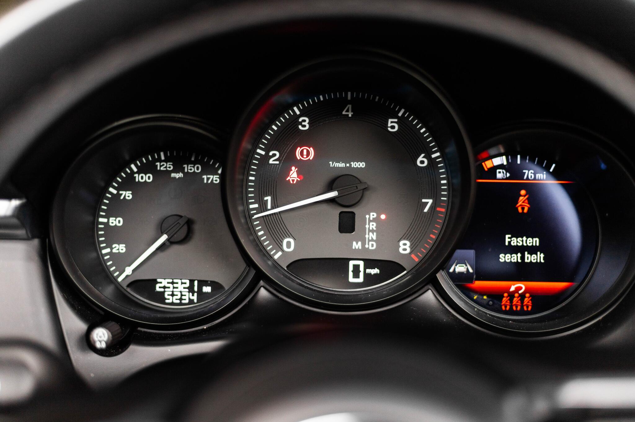 Porsche Macan view 20