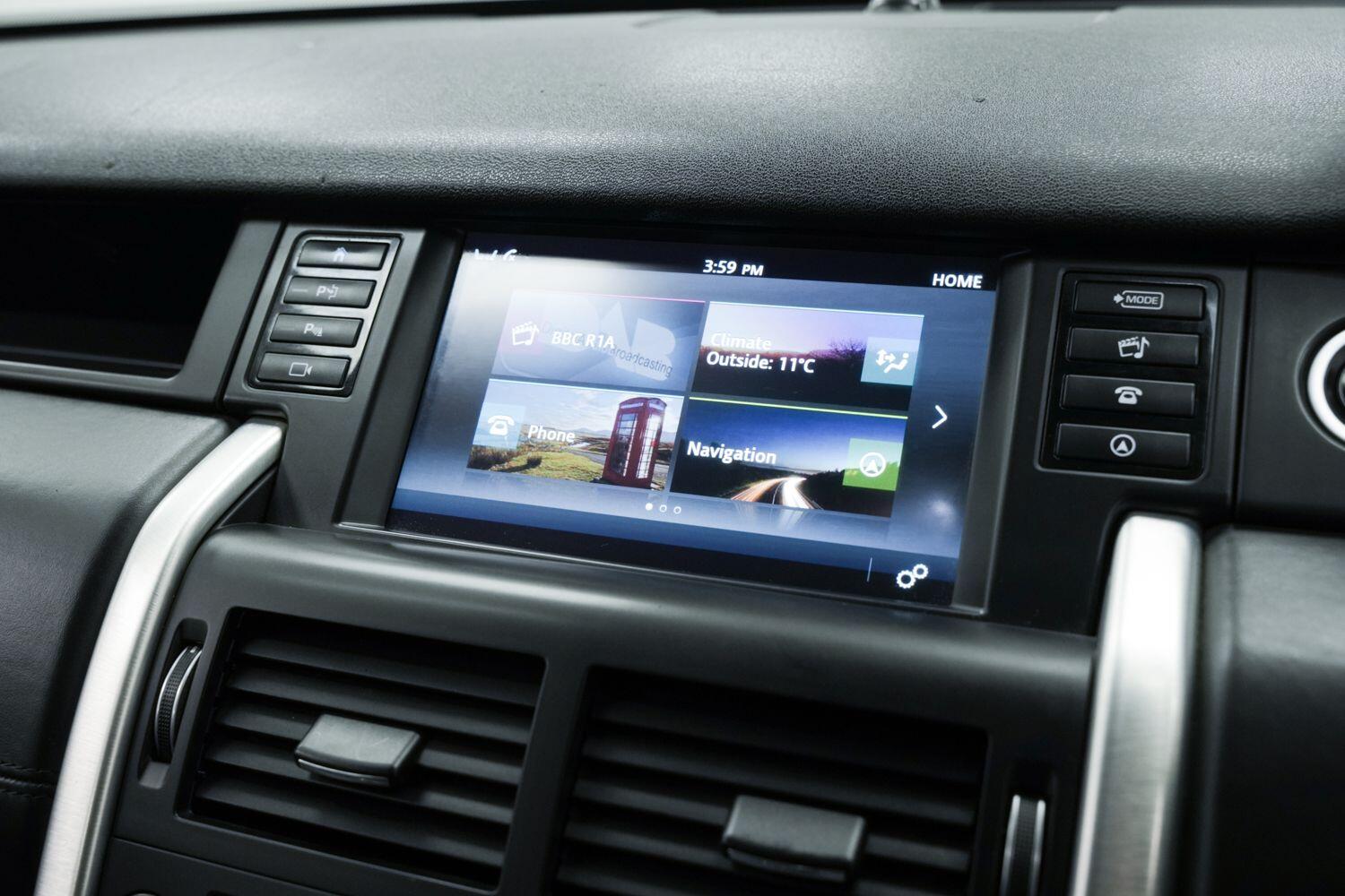 Land Rover Discovery Sport view 20