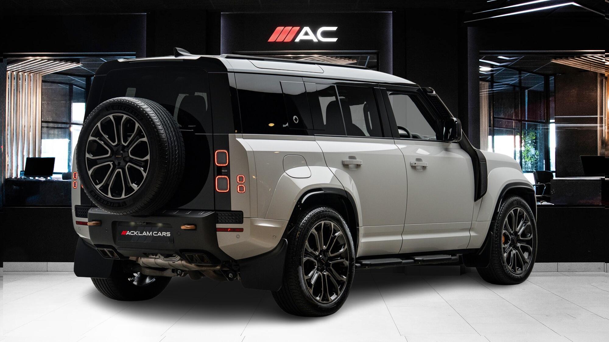 Land Rover Defender 110 view 4