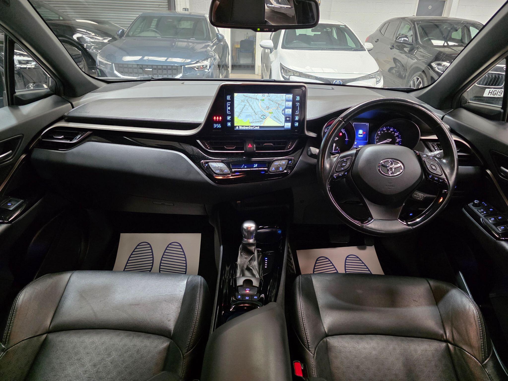 Toyota C-HR view 5