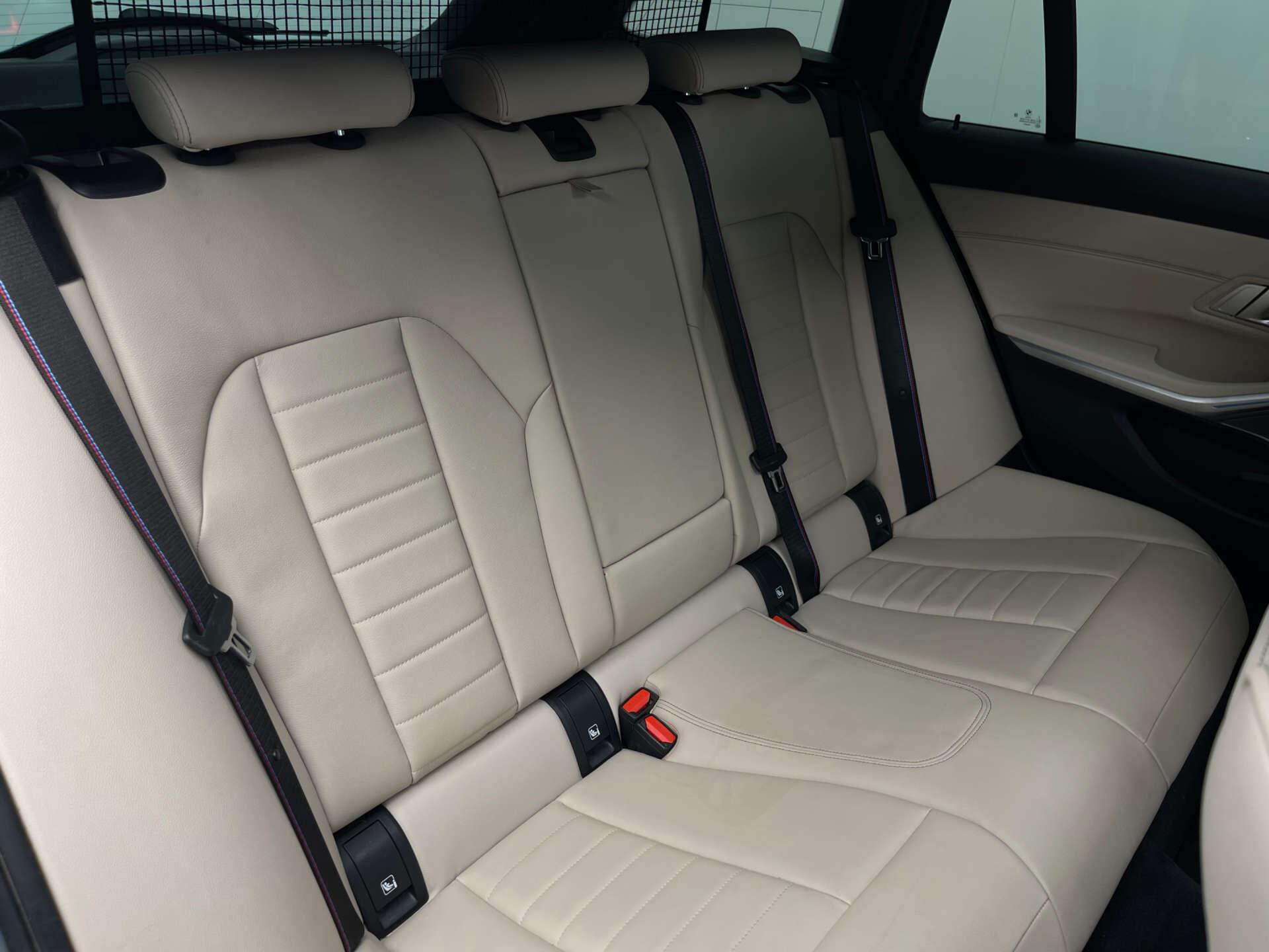 BMW 3 Series view 28