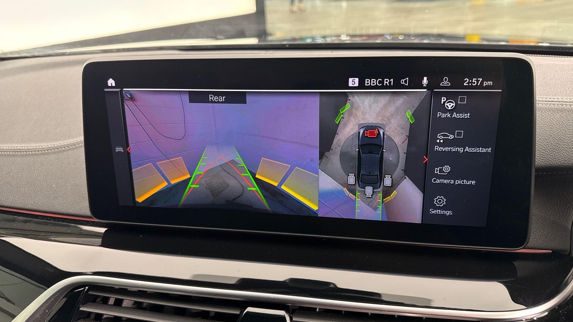 BMW 5 Series view 33
