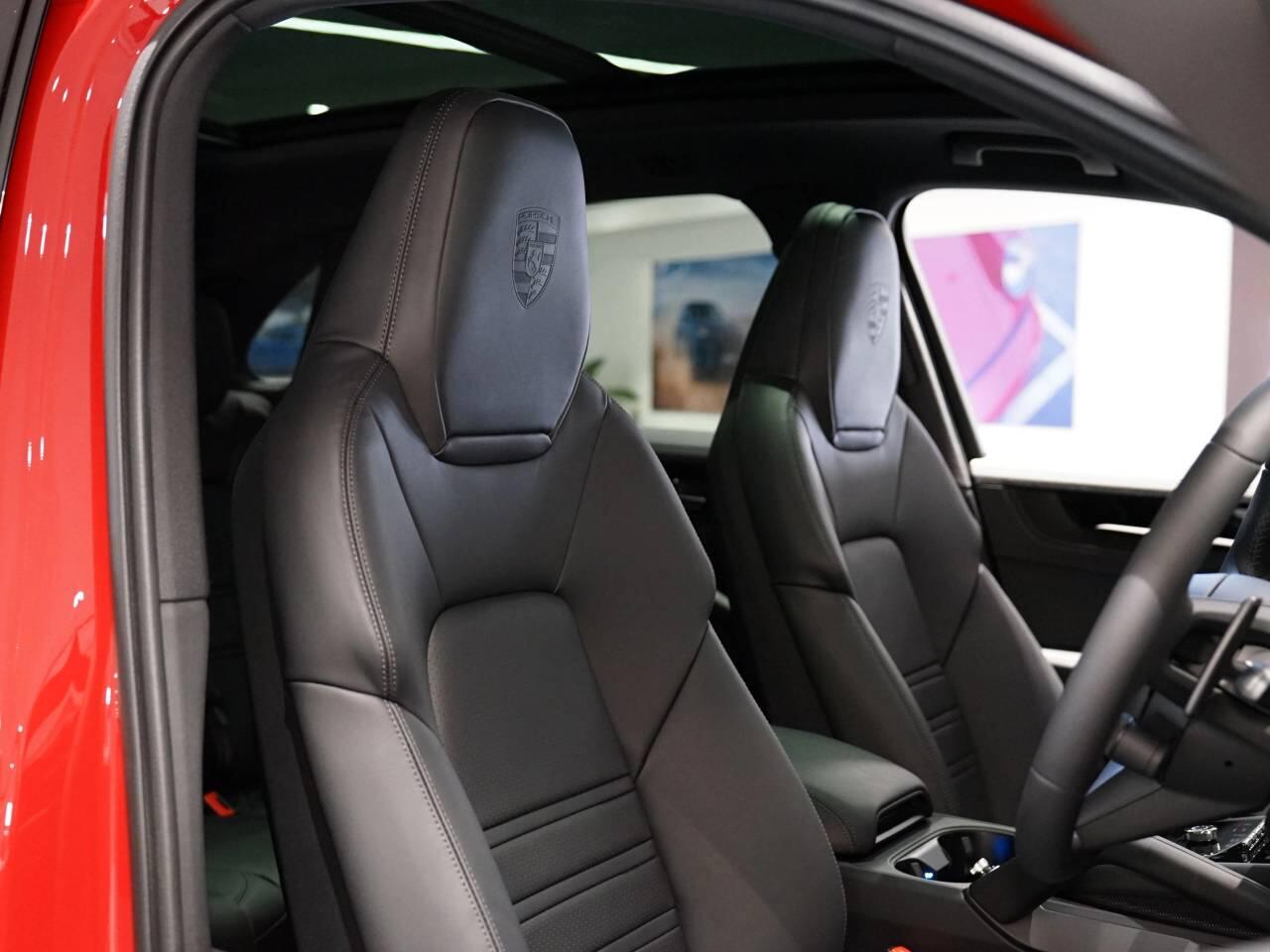 Porsche Cayenne view 15