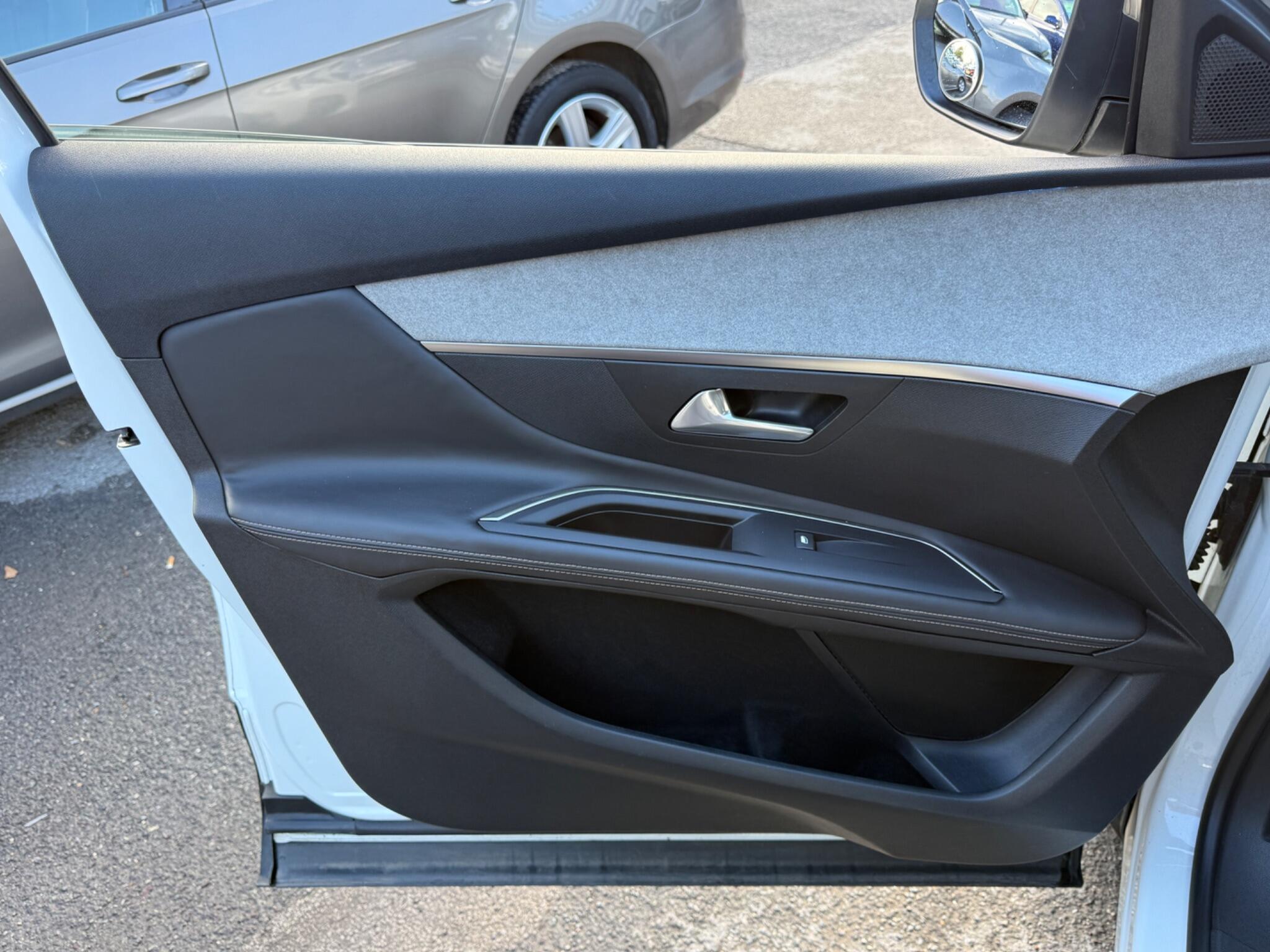 Peugeot 3008 - Image 52