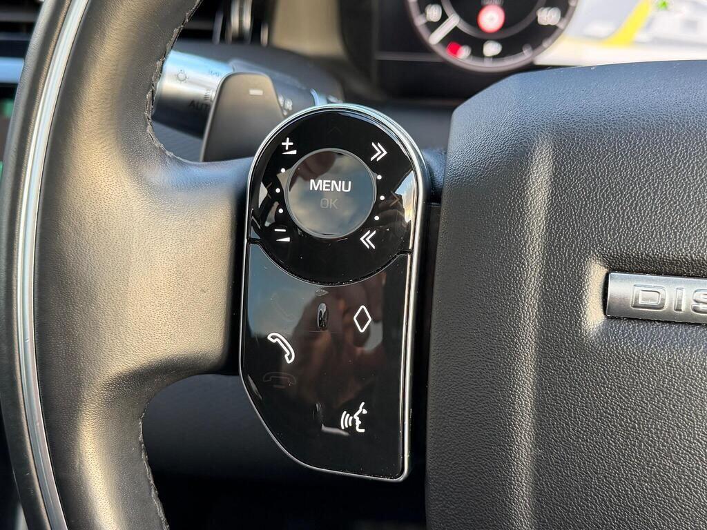 Land Rover Discovery Sport view 25