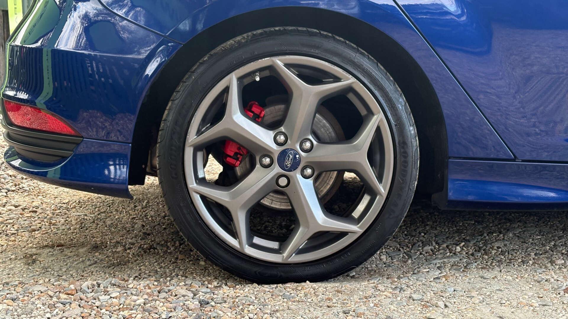 Ford Focus view 43