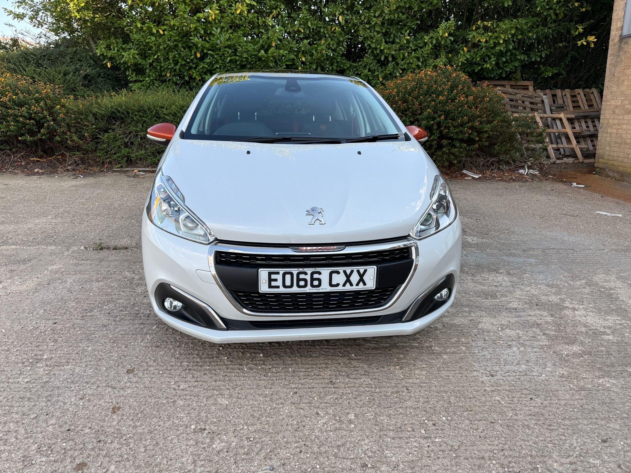 Peugeot 208 view 7