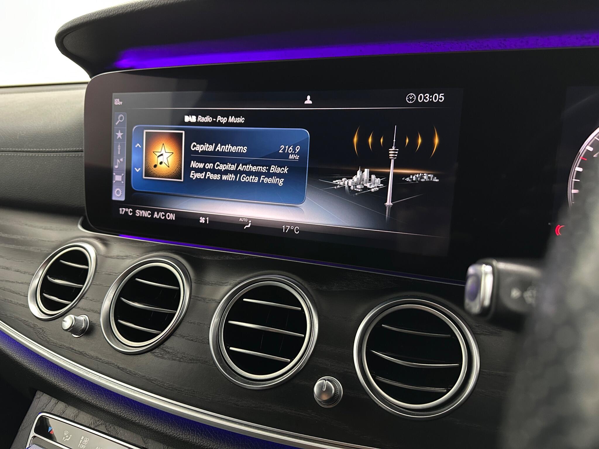 Mercedes-Benz E Class view 28