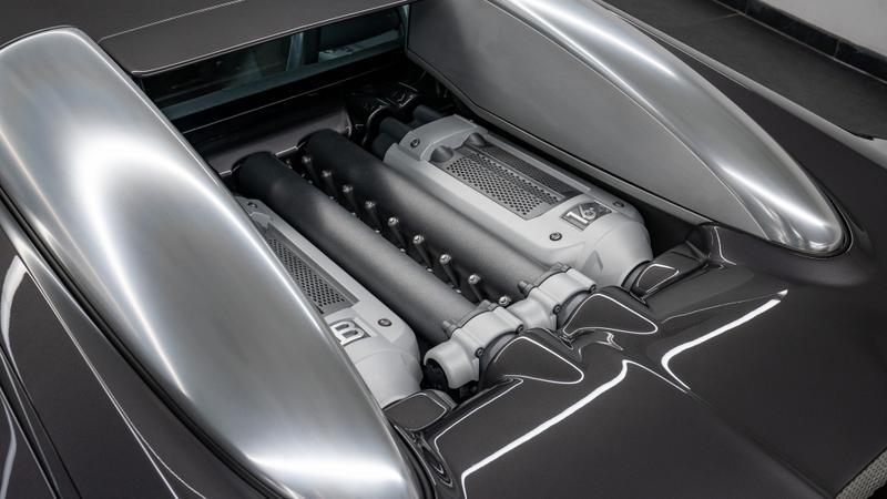 Bugatti Veyron view 24