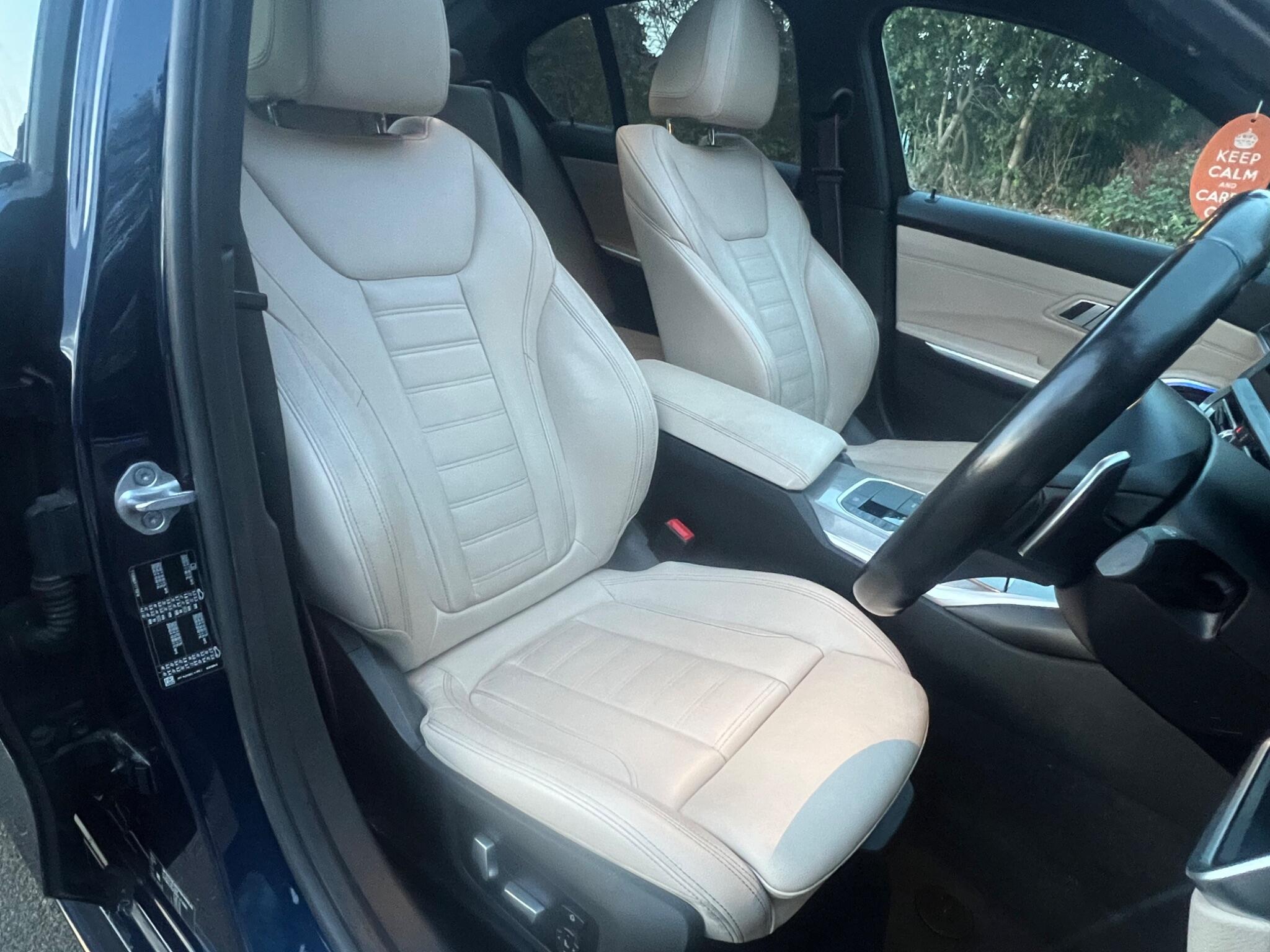 BMW 3 Series view 18