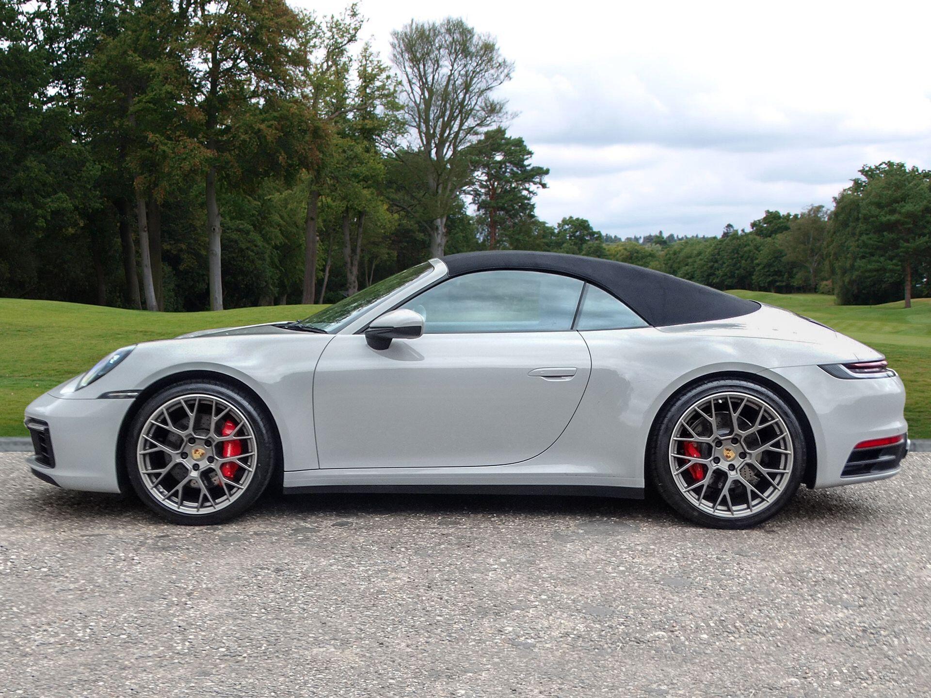 Porsche 911 view 40