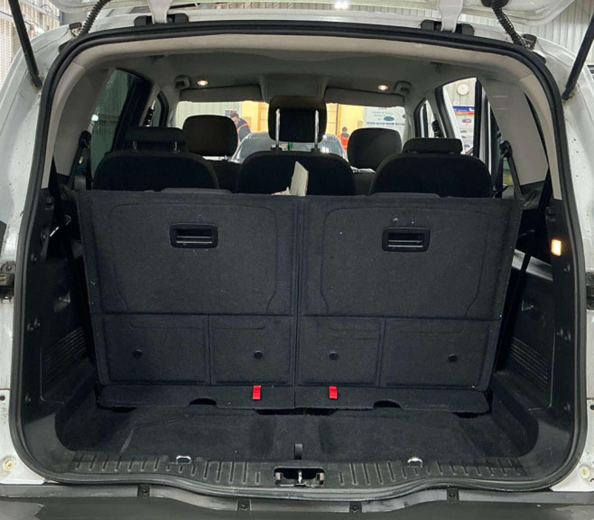 Ford S-Max view 6