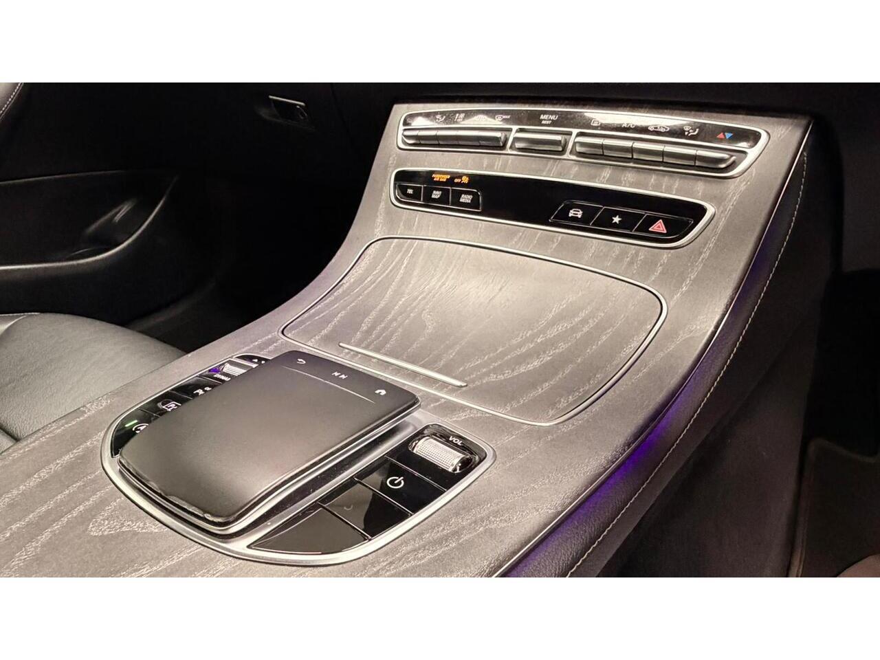 Mercedes-Benz E-Class view 22