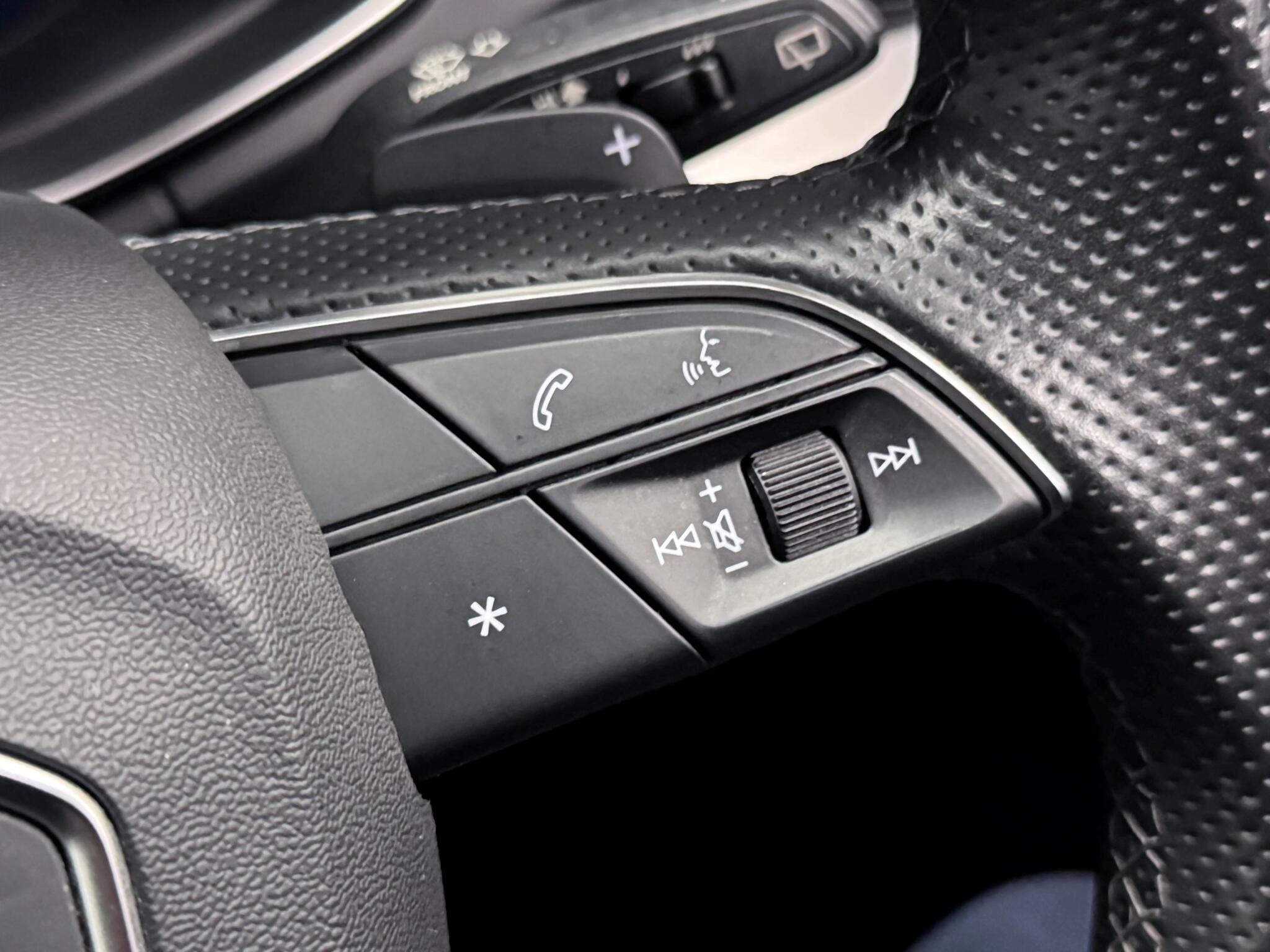 Audi Q5 view 18