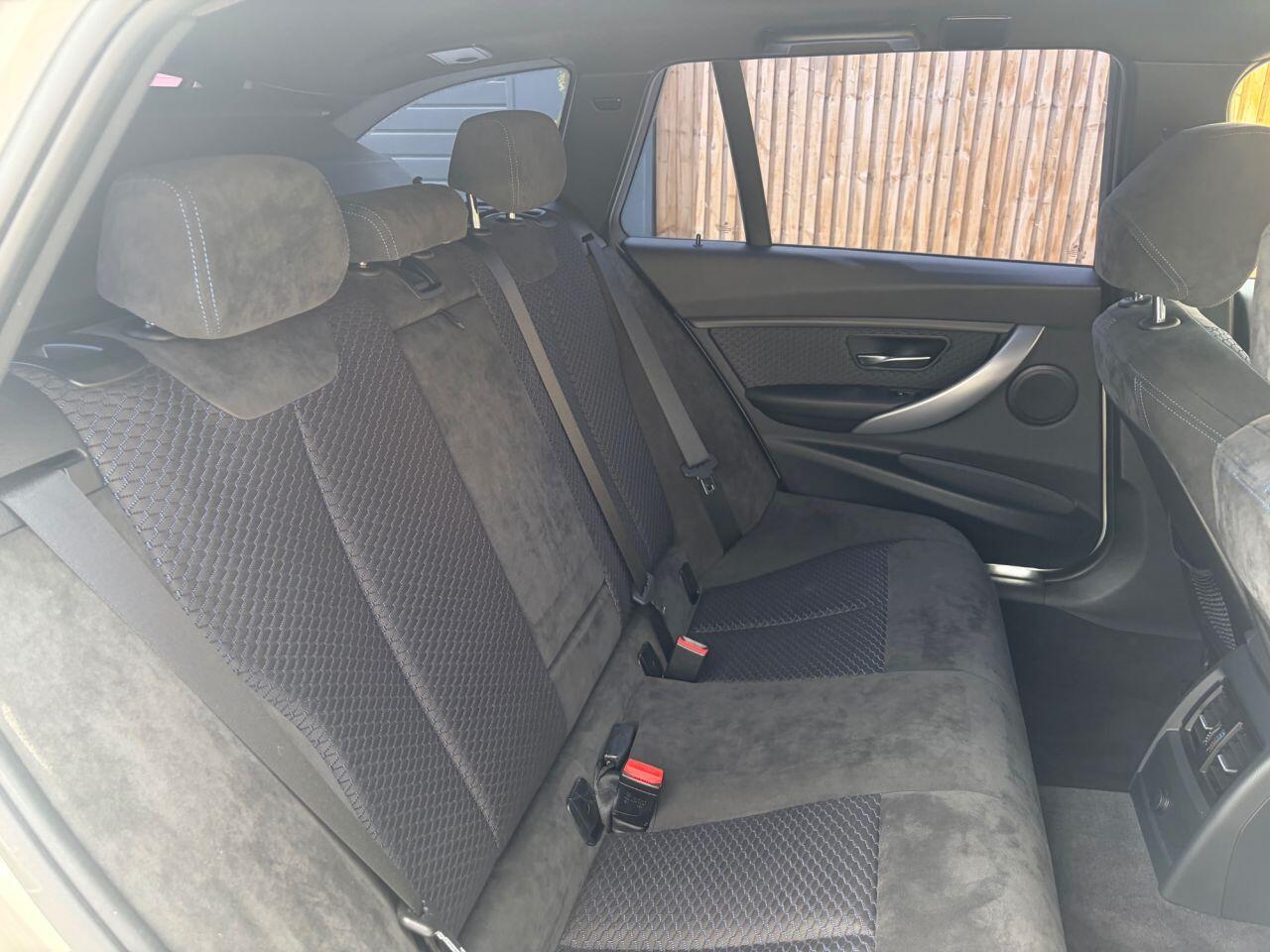 BMW 3 Series view 27