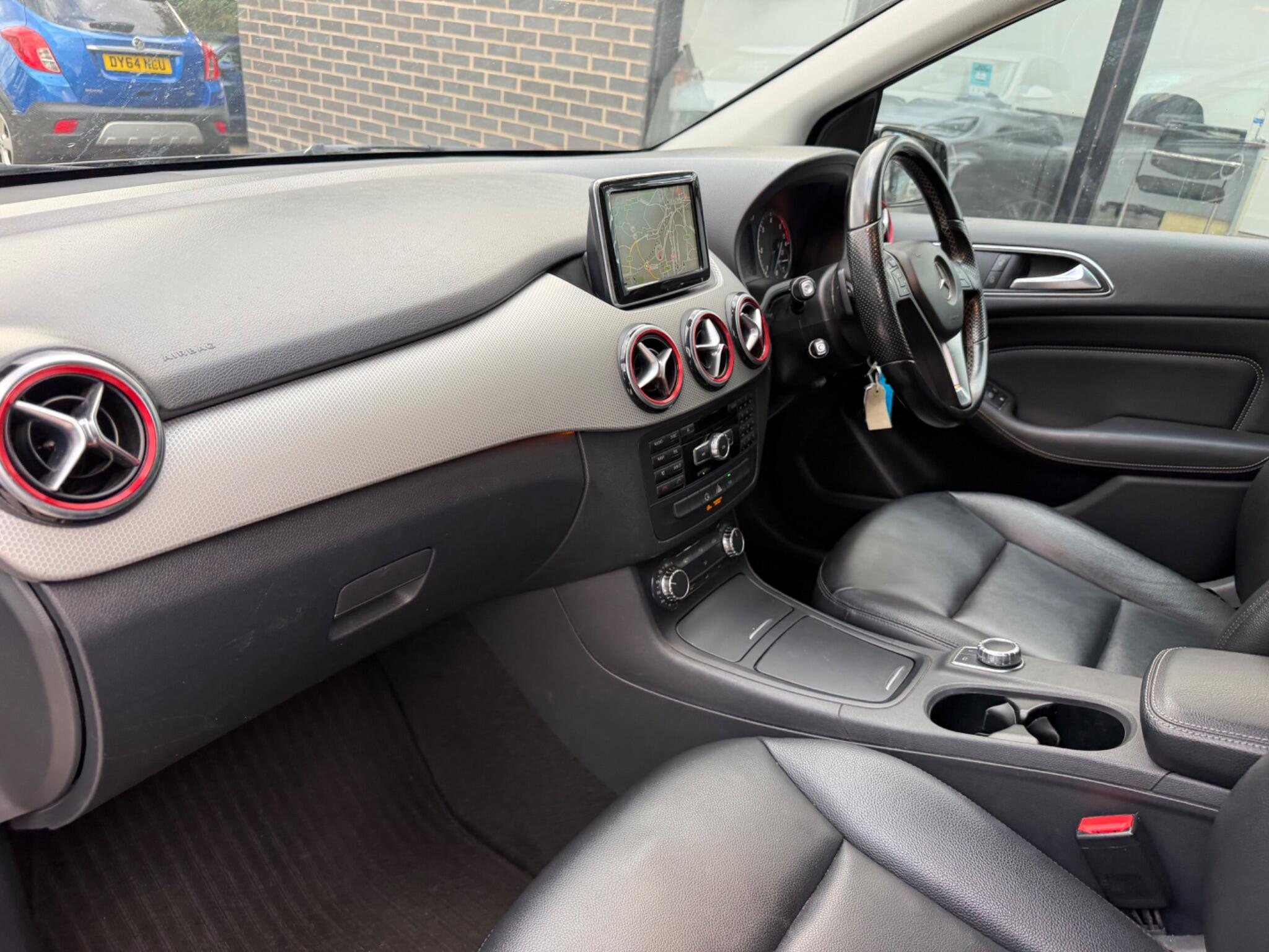 Mercedes-Benz B-Class view 16