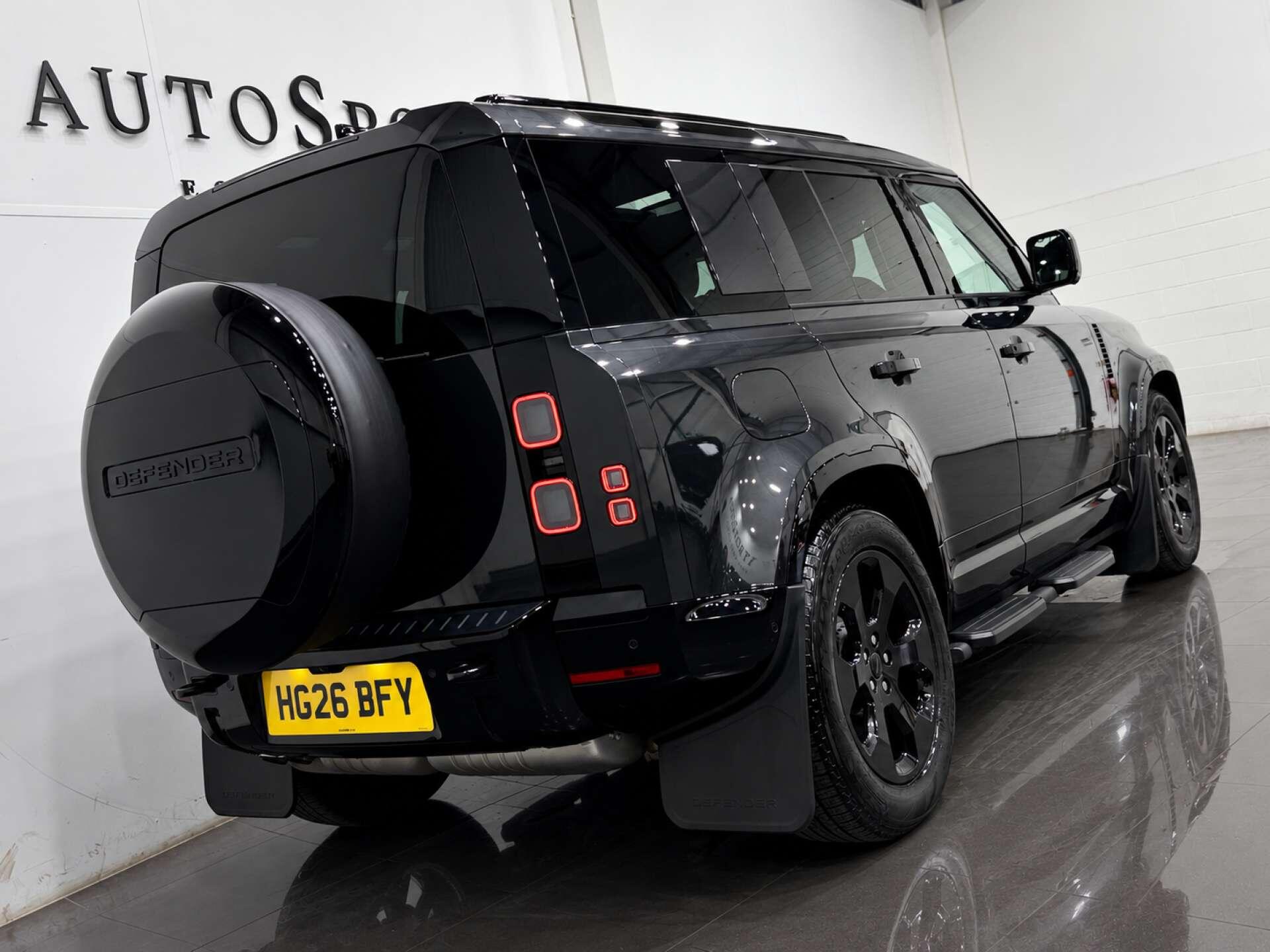 Land Rover Defender view 25