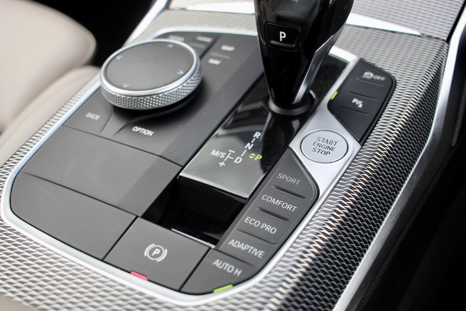 BMW 3 Series view 17