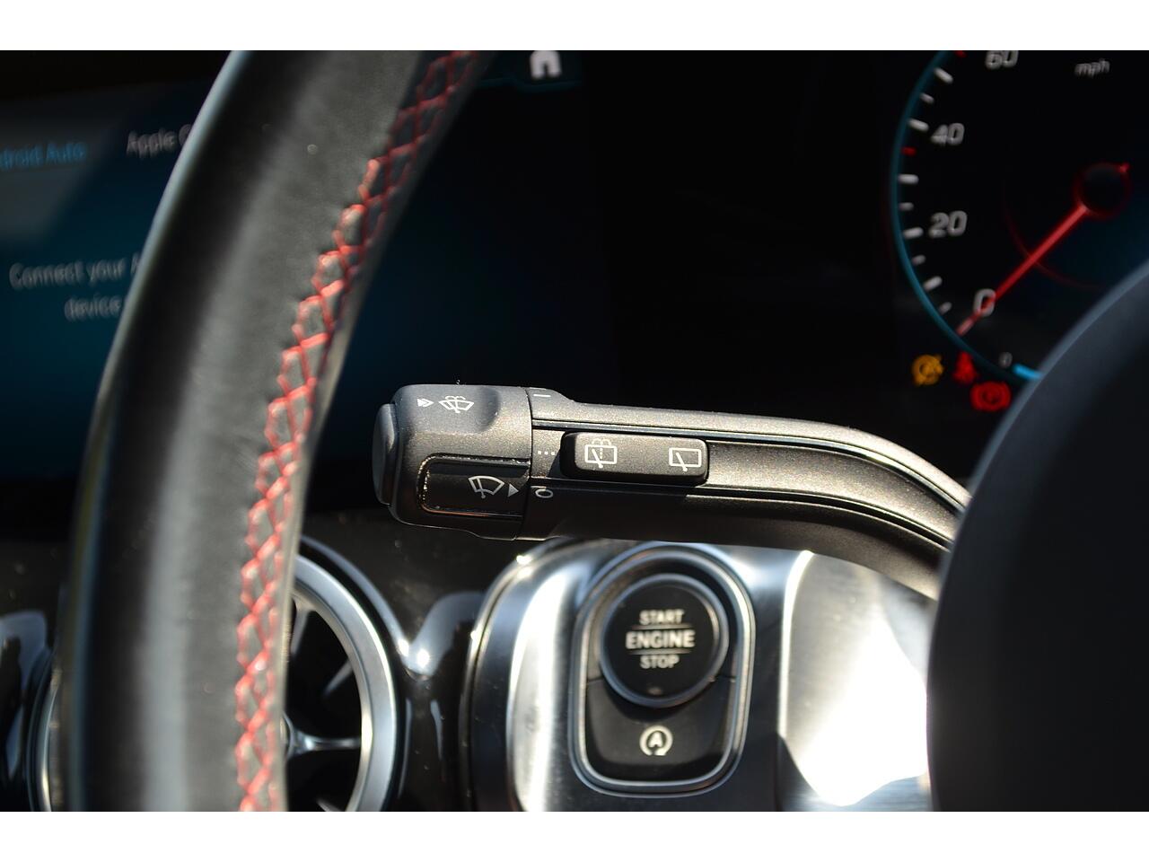 Mercedes-Benz GLB view 49