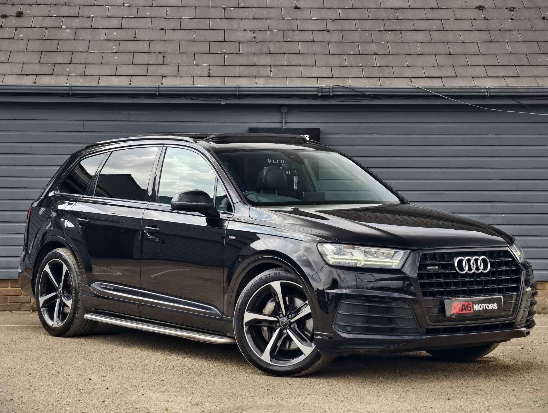 Audi Q7 view 4