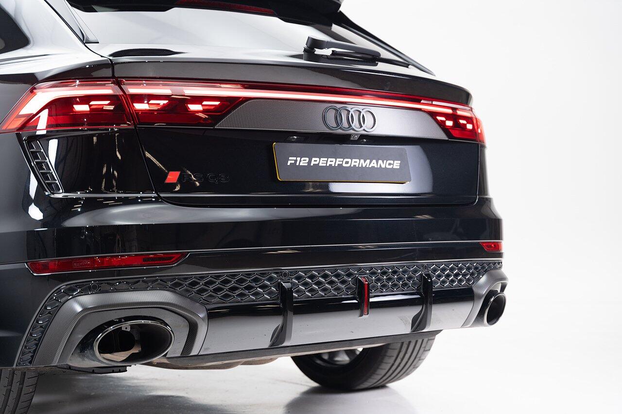 Audi RS Q8 view 30